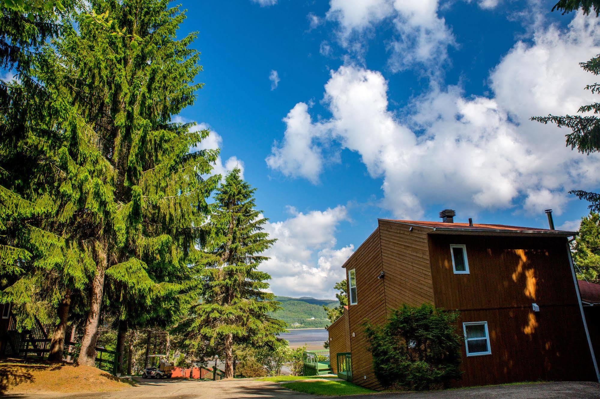 Chalets Condos Sur Le Fjord L'Anse-Saint-Jean Exterior photo